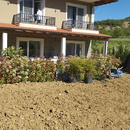 4 Letti In In Campagna Petran